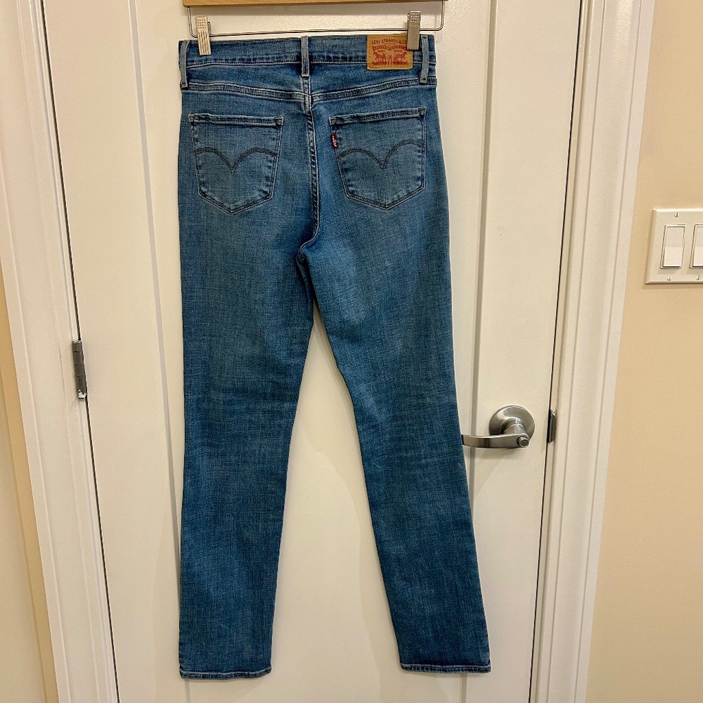 Levi's 724 High Rise Straight Jeans | Size 28